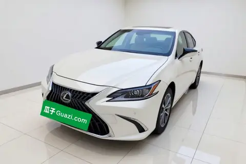 Lexus ES 2023