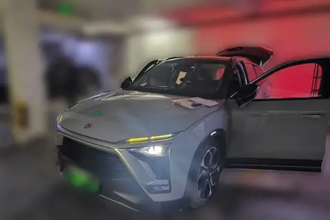 NIO ES8 2018