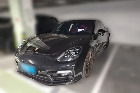 Porsche Panamera 2023