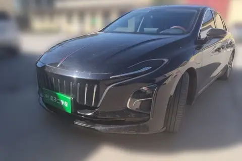 Hongqi E-QM5 2024