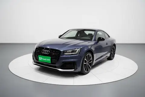 Audi Q2L 2019