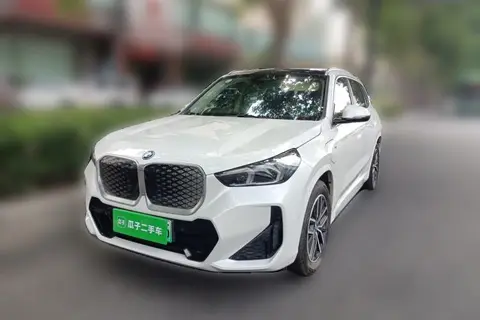 BMW iX1 2024