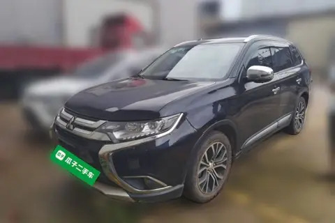 Mitsubishi Outlander 2015