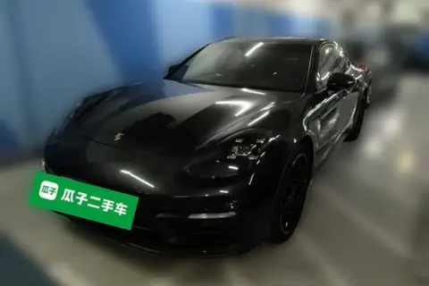 Porsche Panamera 2021