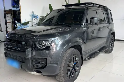 Land Rover Defender 2024