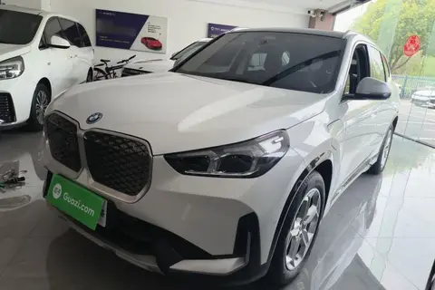 BMW iX1 2024