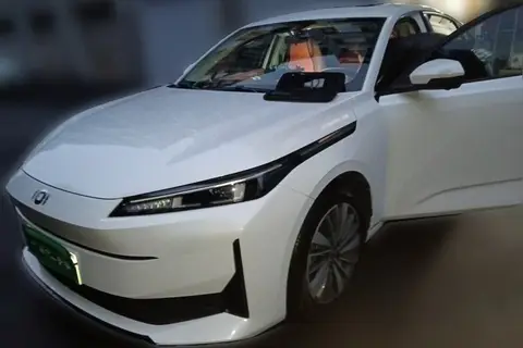 Changan Qiyuan A05 2024
