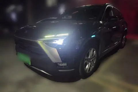 NIO ES8 2021