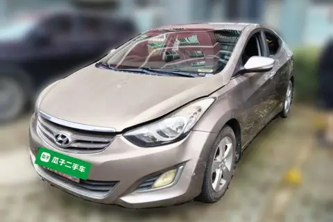 Hyundai Elantra Langdong 2013