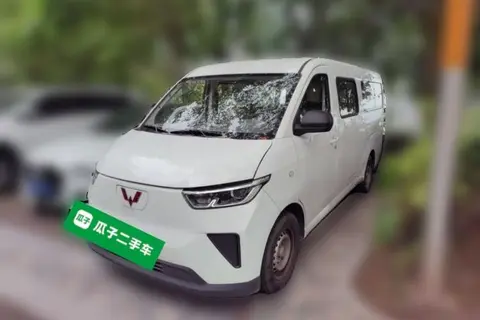 Wuling Yangguang 2025