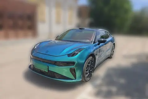 ZEEKR 001 2024
