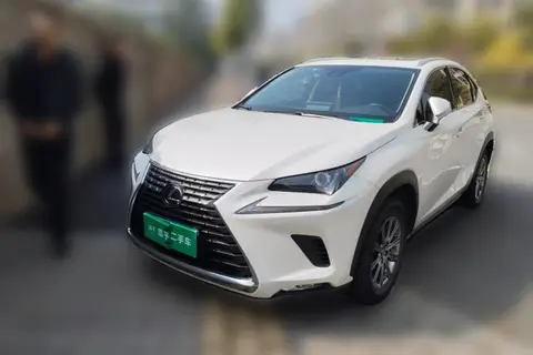Lexus NX 2021