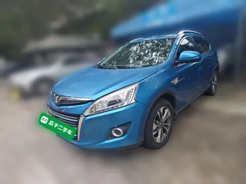 Luxgen U6 SUV 2016