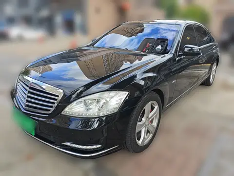 Mercedes-Benz S-Class 2011