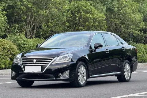 Toyota Crown 2014