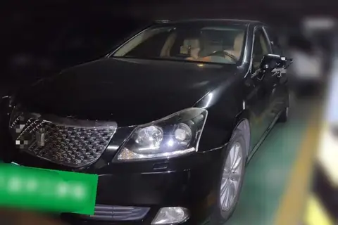 Toyota Crown 2011