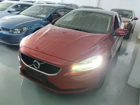Volvo V40 2018