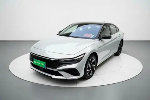 Hyundai Elantra 2024