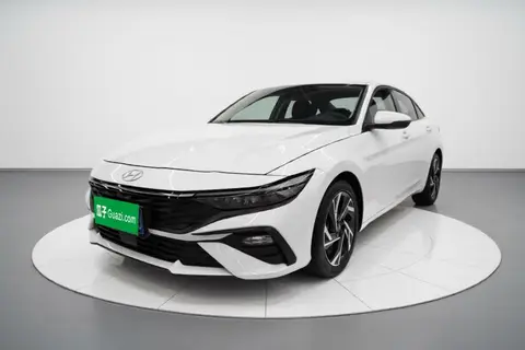 Hyundai Elantra 2024