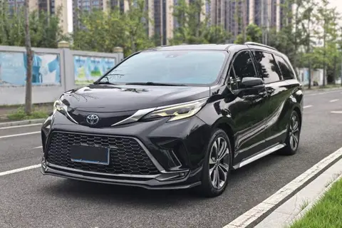 Toyota Granvia 2023