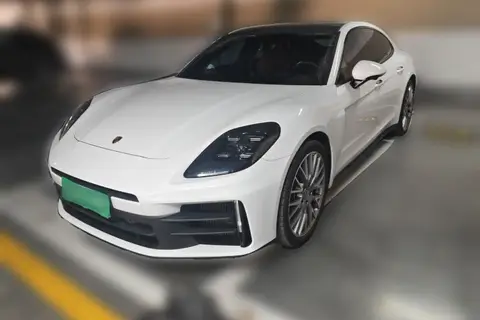 Porsche Panamera 2025
