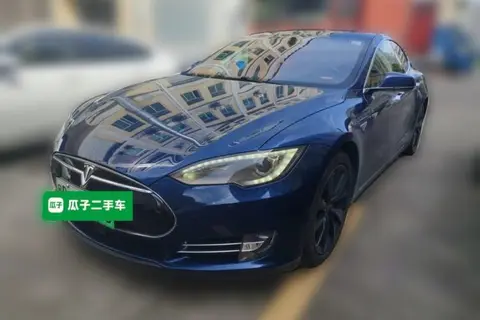 Tesla Model S 2015