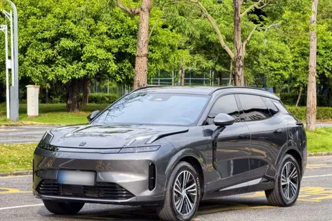 Lynk & Co 08 EM-P 2024