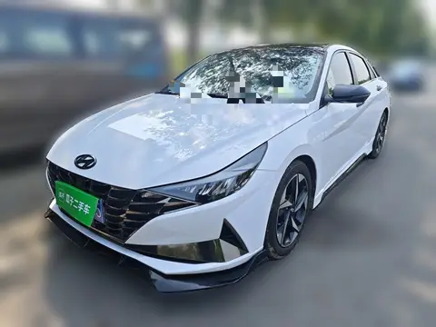 Hyundai Elantra 2022