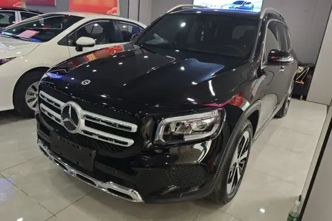 Mercedes-Benz GLB 2023