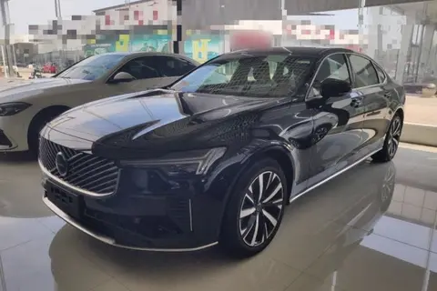 Volvo S90 2025
