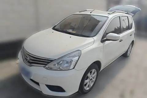 Nissan Livina 2016