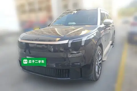 Lynk & Co 900 2025