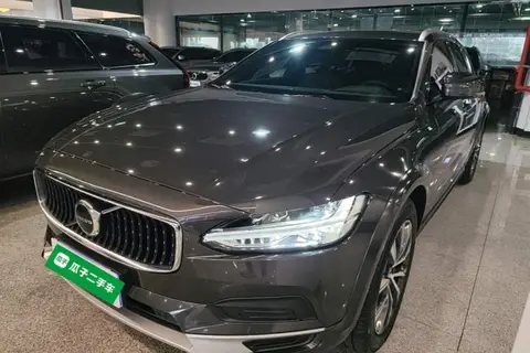 Volvo V90 2023