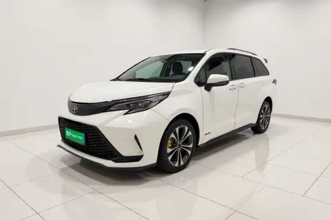 Toyota Granvia 2023