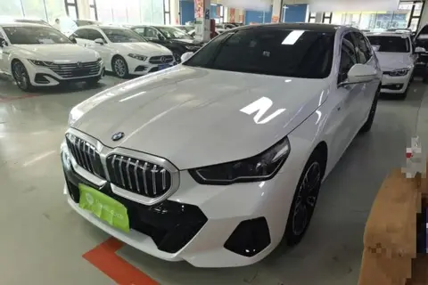 BMW 5 Series 2025