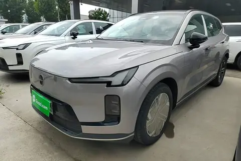Volvo XC70 2025