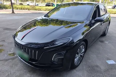 Hongqi E-QM5 2024