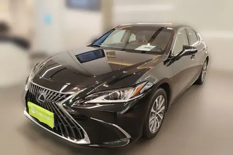 Lexus ES 2022