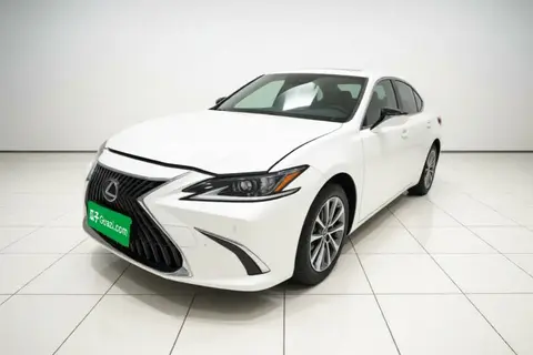 Lexus ES 2023