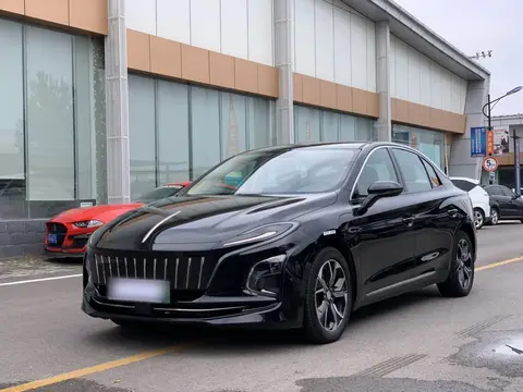 Hongqi E-QM5 2023