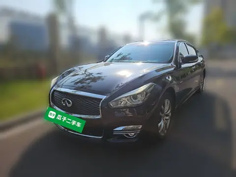 Infiniti Q70 2016