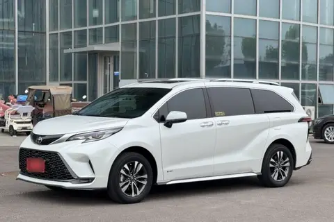 Toyota Granvia 2024