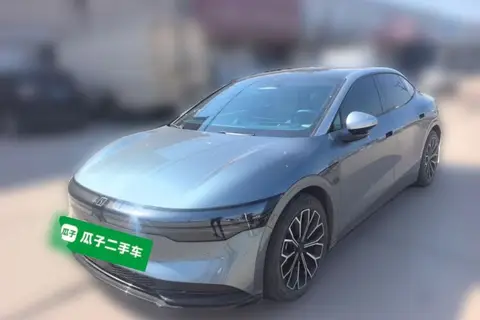 ZEEKR 007 2024