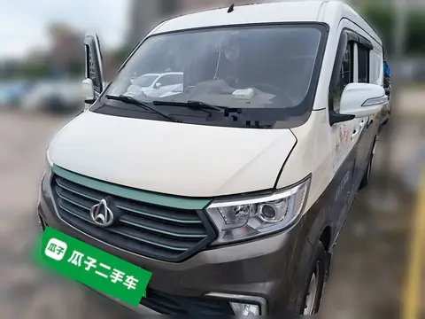 Changan Crossing Kuayue Xing V5 EV 2022