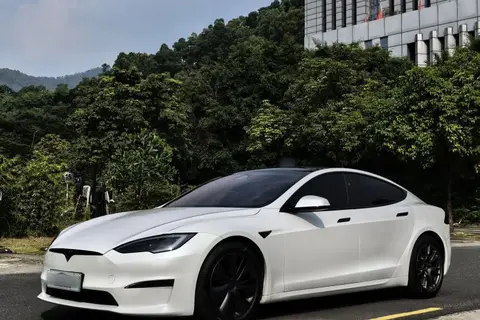 Tesla Model S 2023
