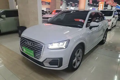 Audi Q2L 2020