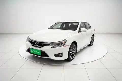 Toyota Reiz 2014