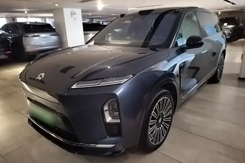 NIO ES8 2025