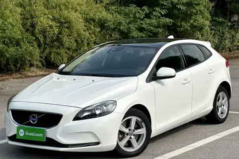 Volvo V40 2016