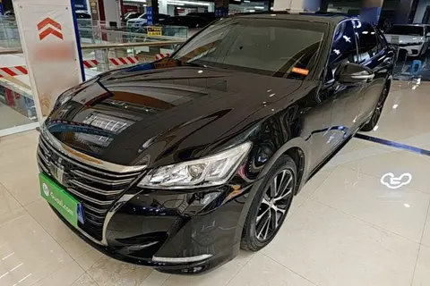 Toyota Crown 2018